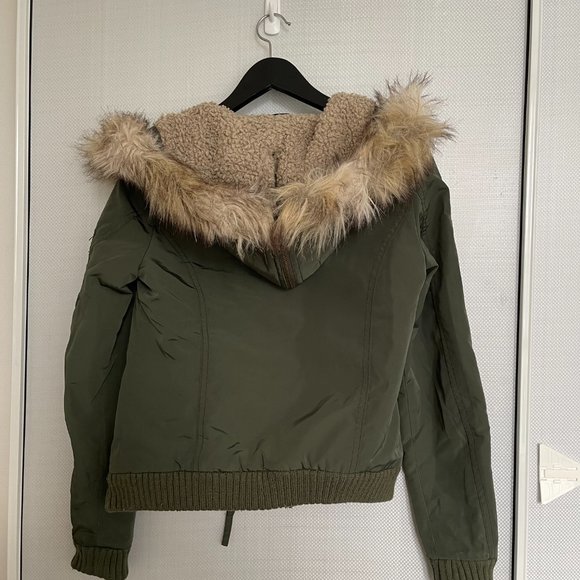 American Eagle Spring Green Jacket - Picture 2 of 2